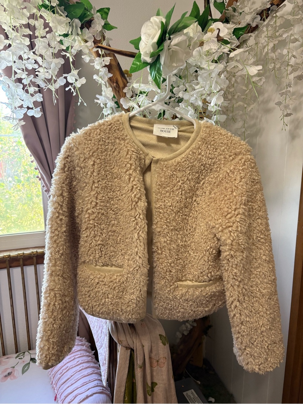 Hyacinth House Tuckernuck Neutral Cream Teddy Jacket - Picture 6 of 10